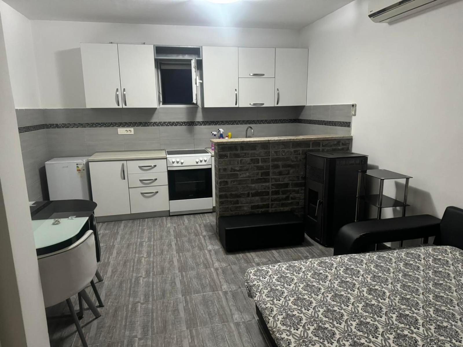 Anita Guest House Tivat Kültér fotó